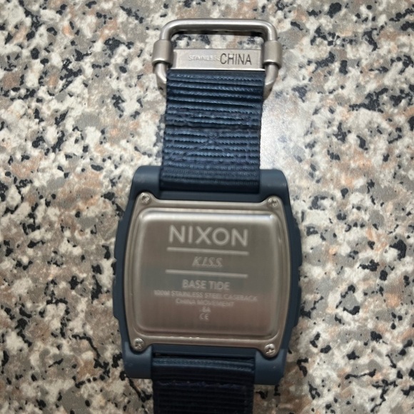 Nixon Base Tide digital watch, blue
velcro strap KISS - Picture 4 of 4